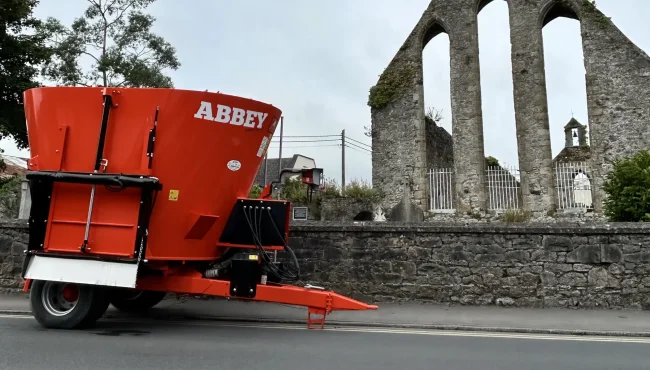 abbey-machienry-single-auger-diet-feeder-nenagh-abbey