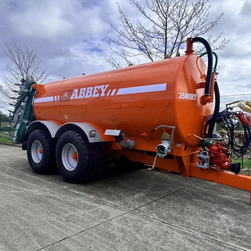 abbey-machinery-tandem-tanker-3500rt-side-view
